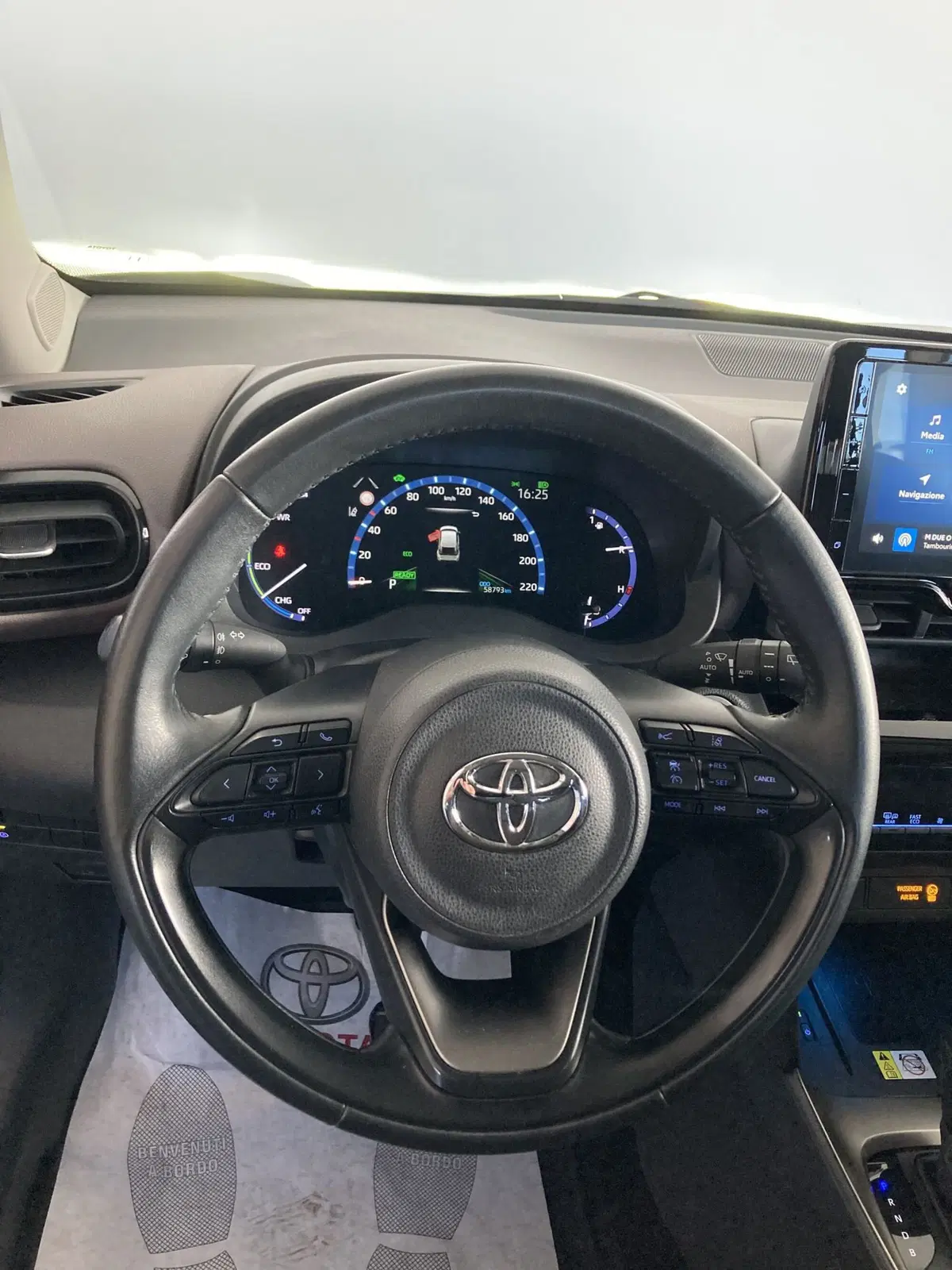 Toyota Yaris Cross usata a Foggia (11)