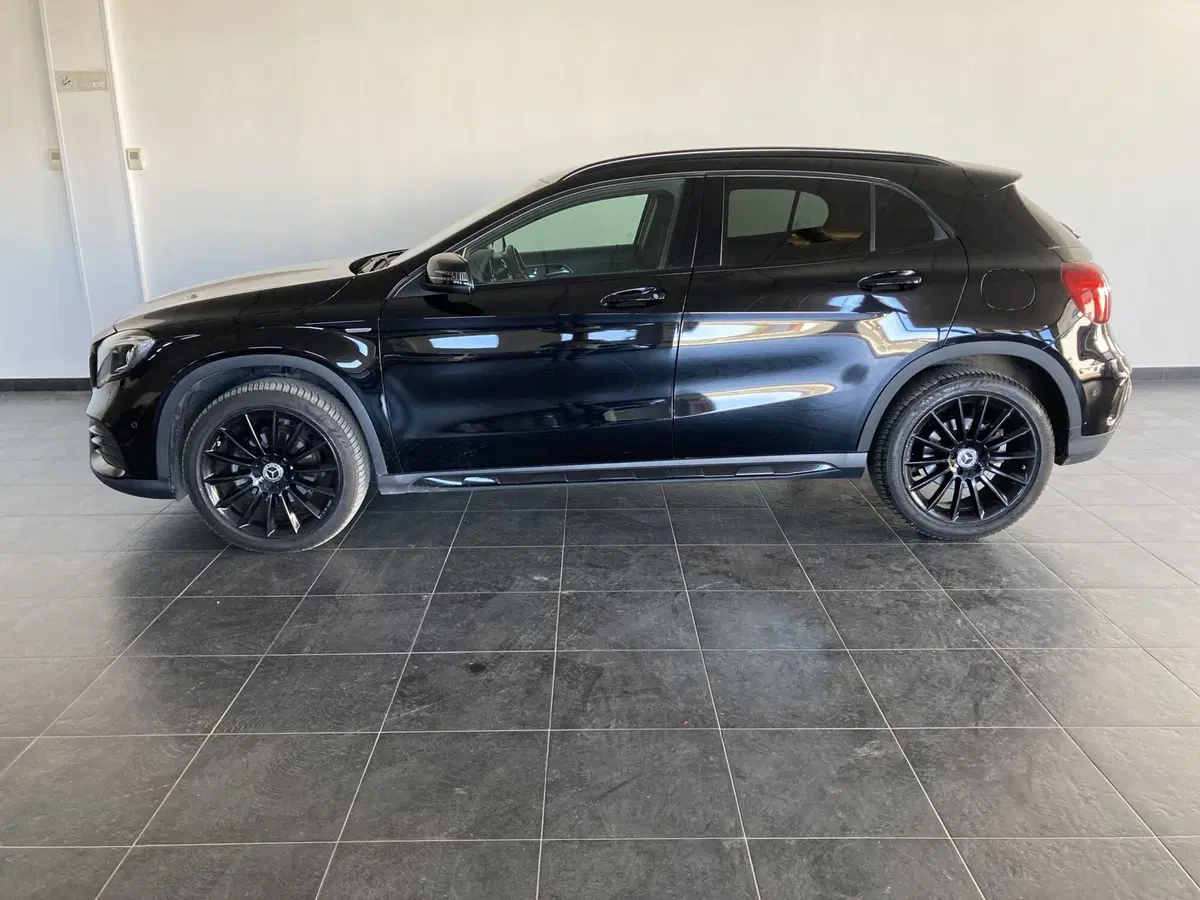 Mercedes-Benz GLA SUV usata a Foggia (5)