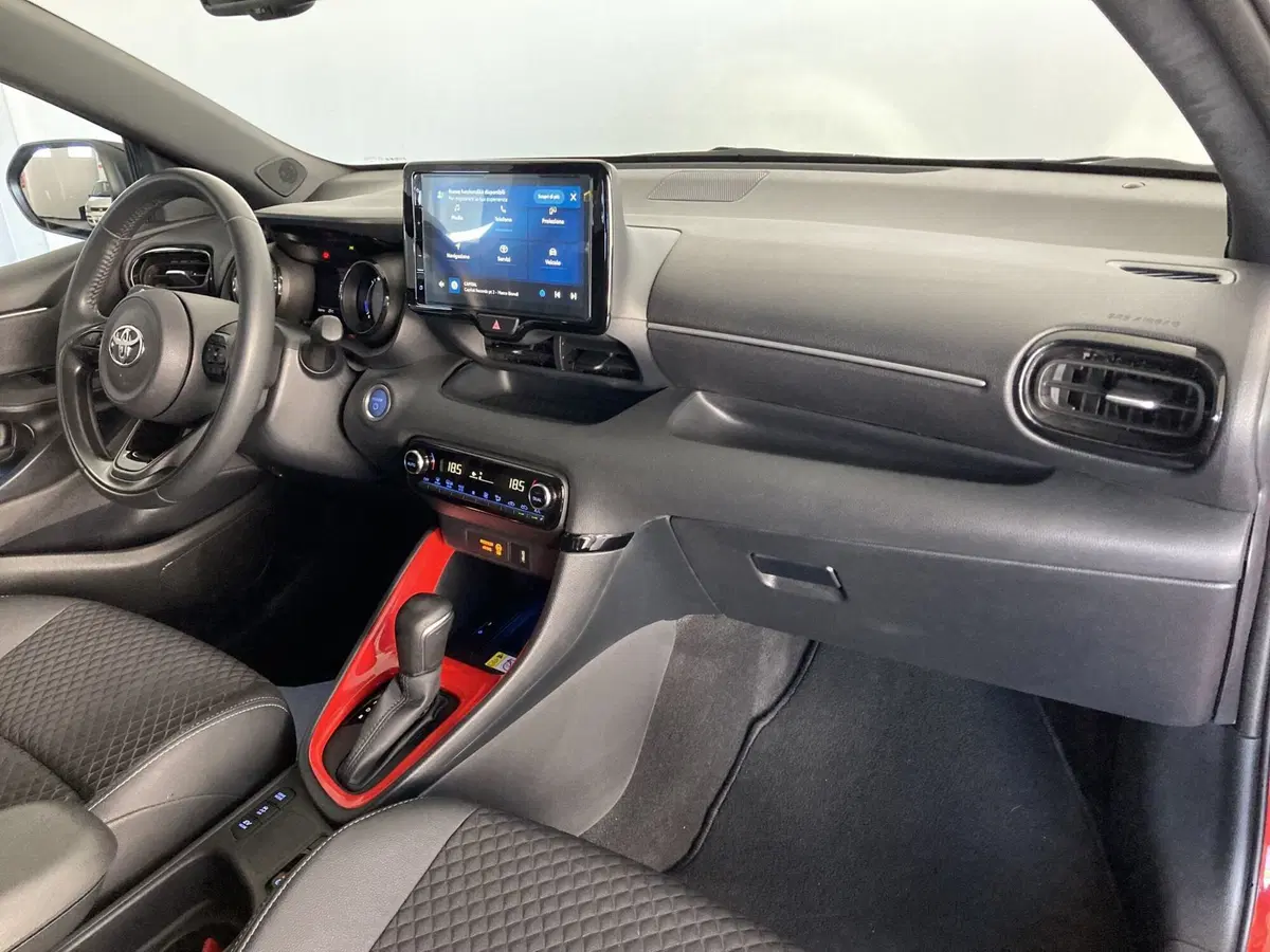 Toyota Yaris usata a Foggia (19)