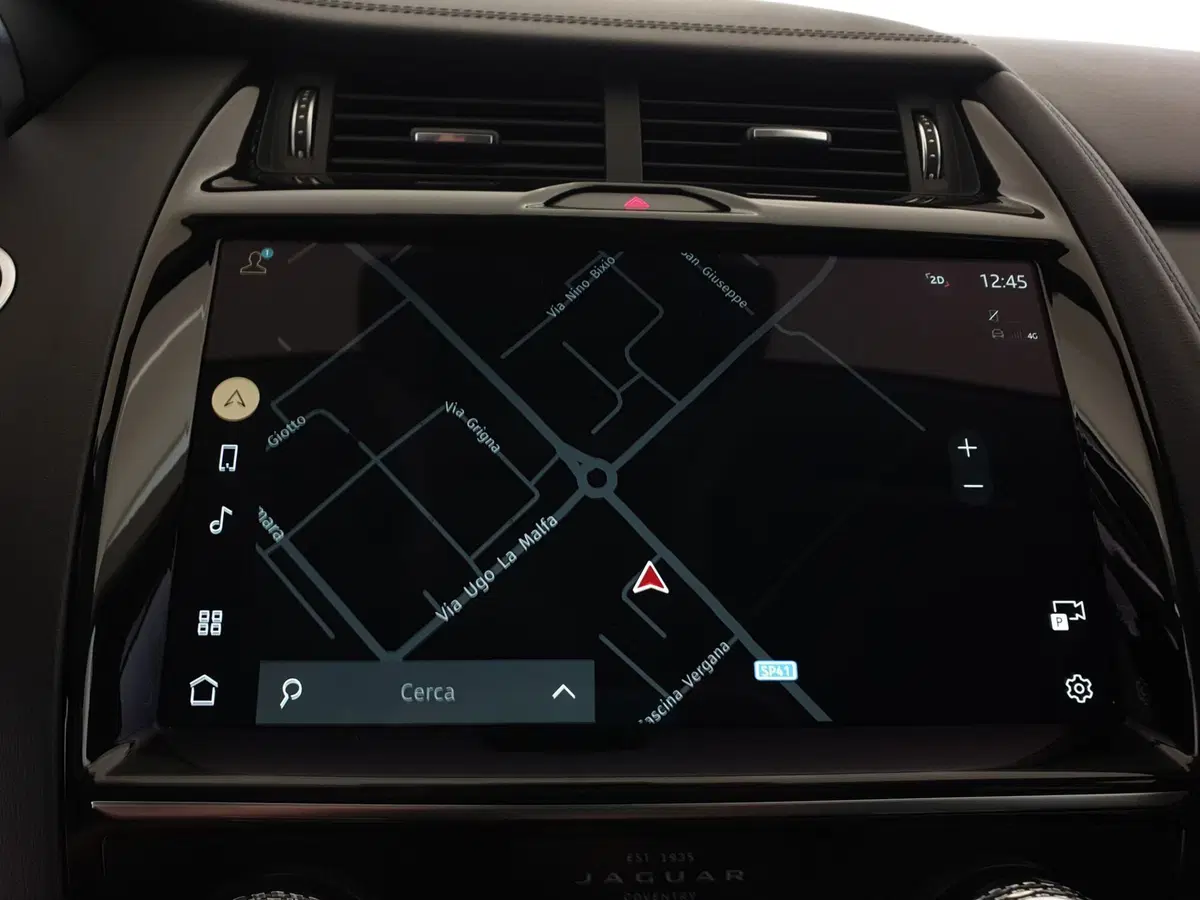 Jaguar E-Pace usata a Monza e Brianza (14)