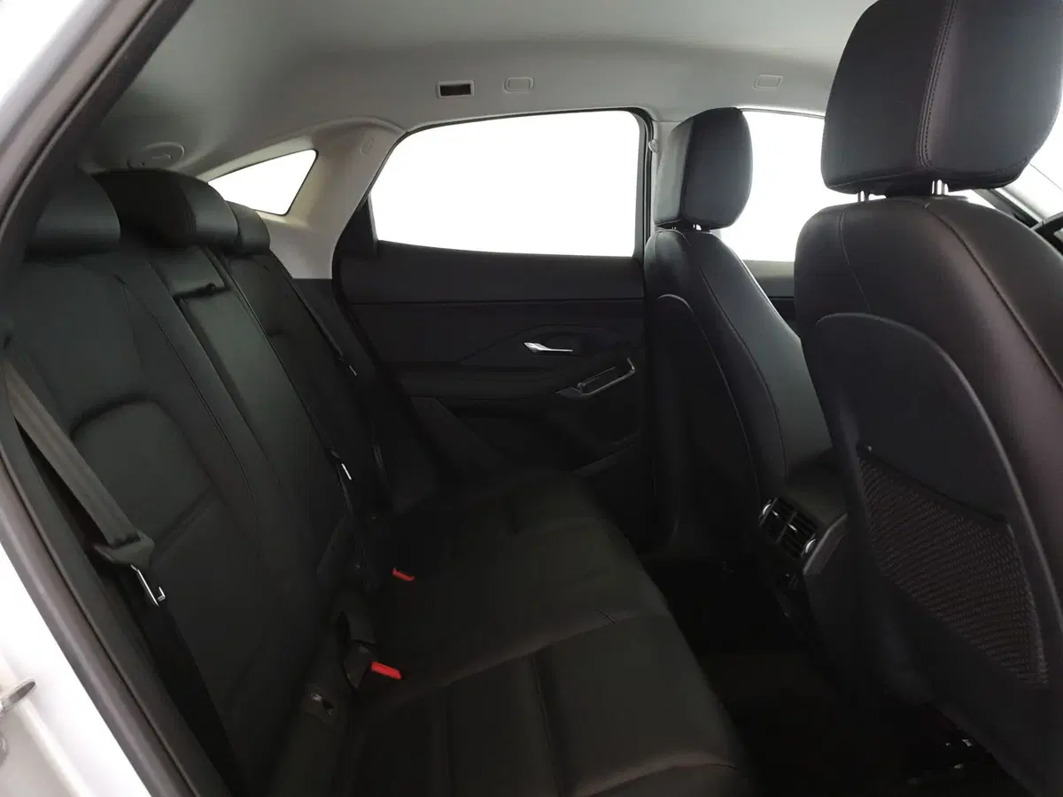 Jaguar E-Pace usata a Monza e Brianza (5)