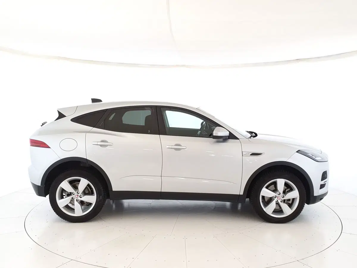 Jaguar E-Pace usata a Monza e Brianza (6)