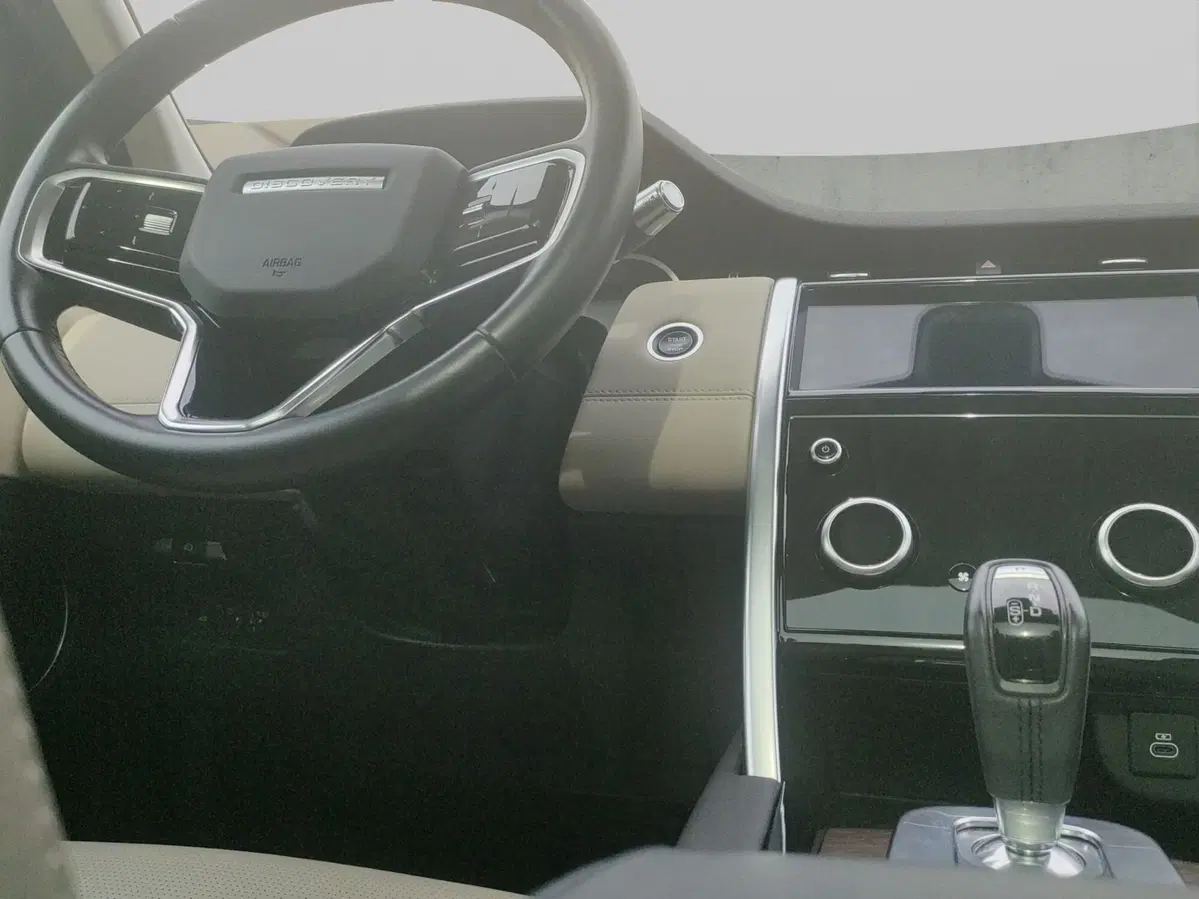 Land Rover Discovery Sport usata a Lecco (11)