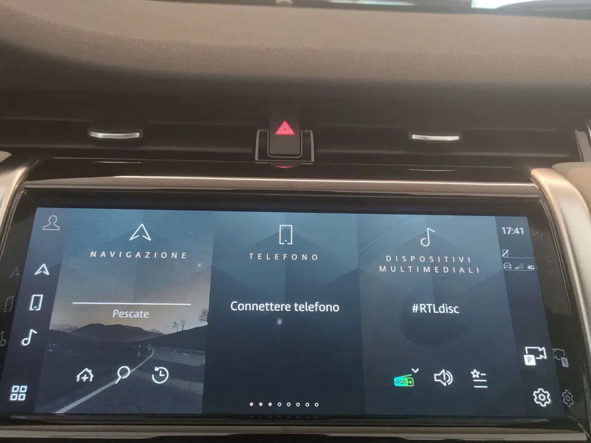 Land Rover Discovery Sport usata a Lecco (16)
