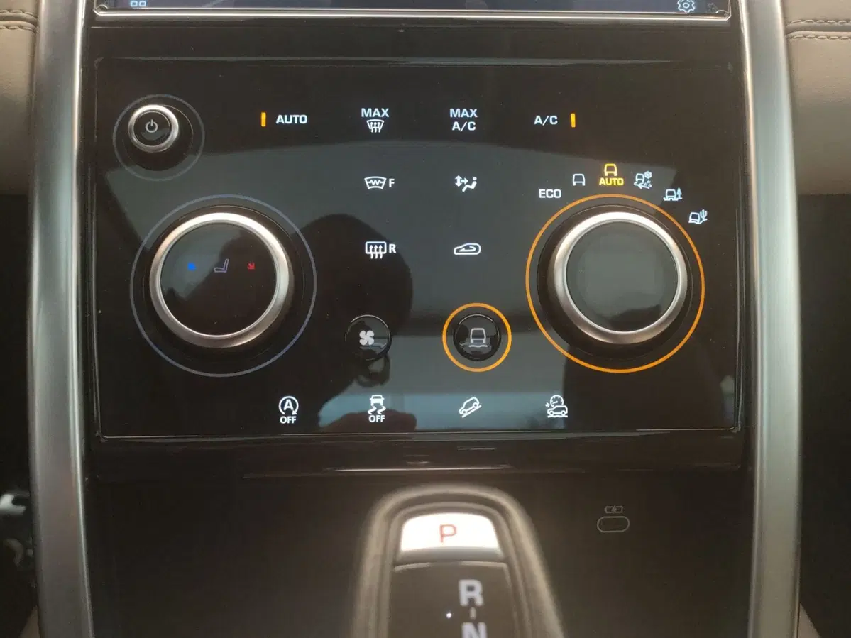 Land Rover Discovery Sport usata a Lecco (19)