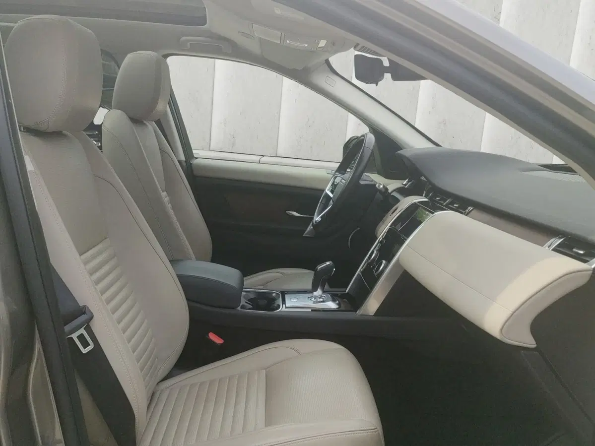 Land Rover Discovery Sport usata a Lecco (3)