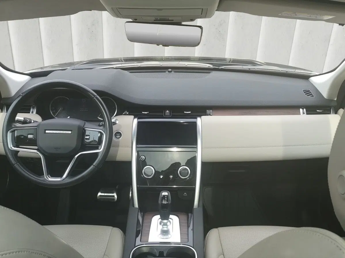 Land Rover Discovery Sport usata a Lecco (4)