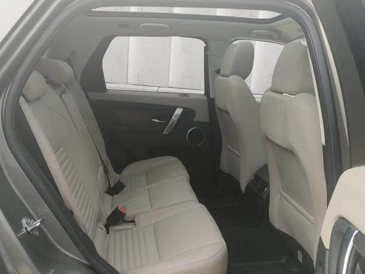 Land Rover Discovery Sport usata a Lecco (5)