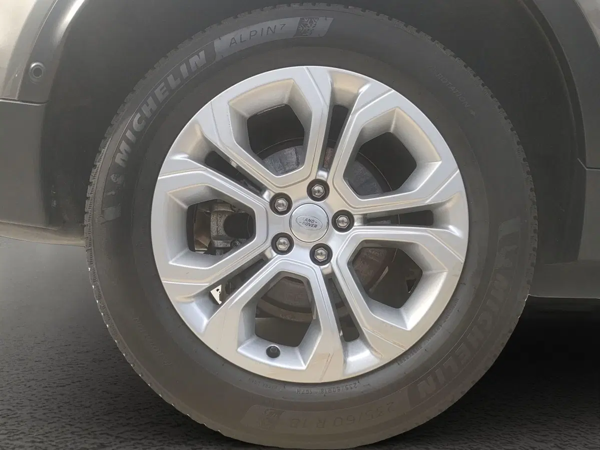 Land Rover Discovery Sport usata a Lecco (9)