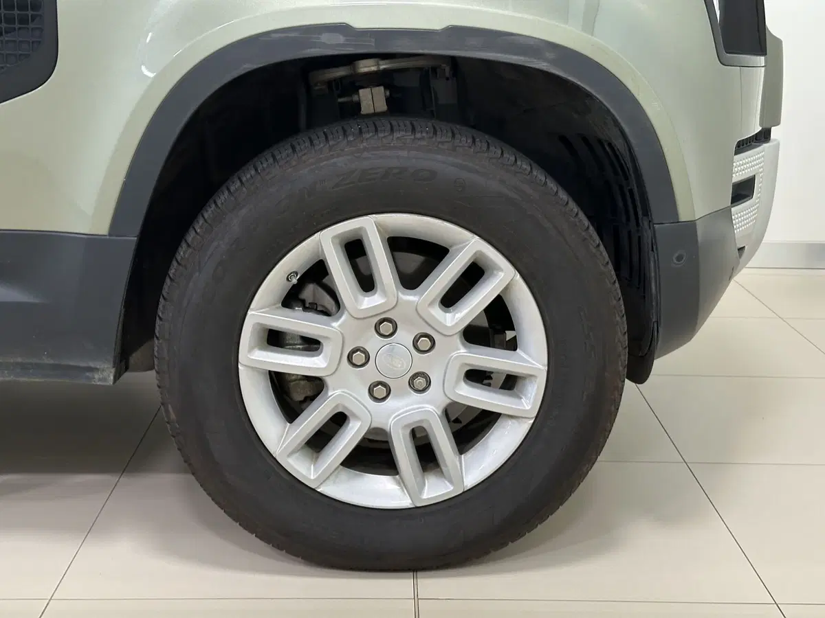 Land Rover Defender usata a Lodi (9)