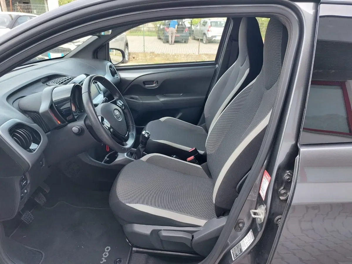 Toyota Aygo usata a Pavia (3)