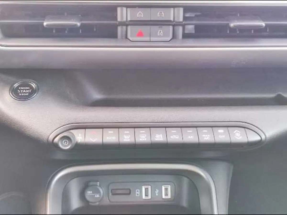Jeep Avenger usata a Roma (13)