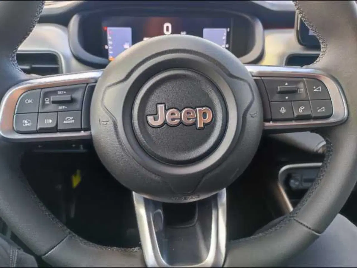 Jeep Avenger usata a Roma (15)