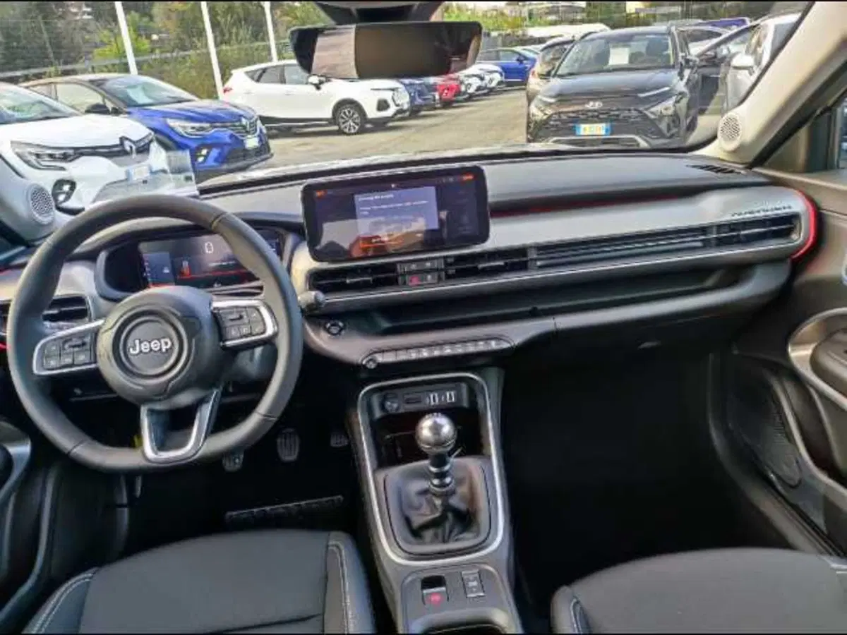 Jeep Avenger usata a Roma (9)