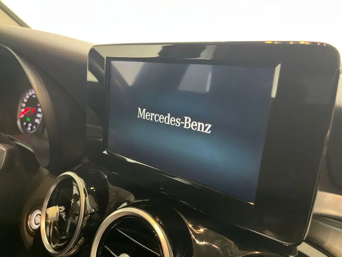 Mercedes-Benz GLC SUV usata a Napoli (14)