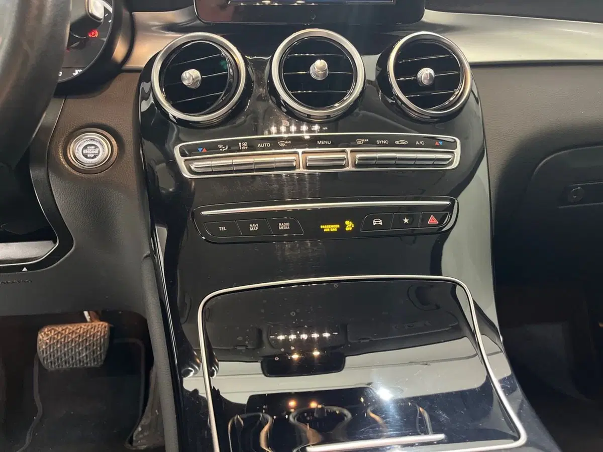 Mercedes-Benz GLC SUV usata a Napoli (15)