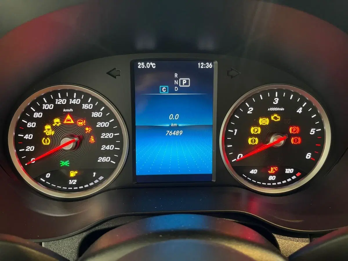 Mercedes-Benz GLC SUV usata a Napoli (7)
