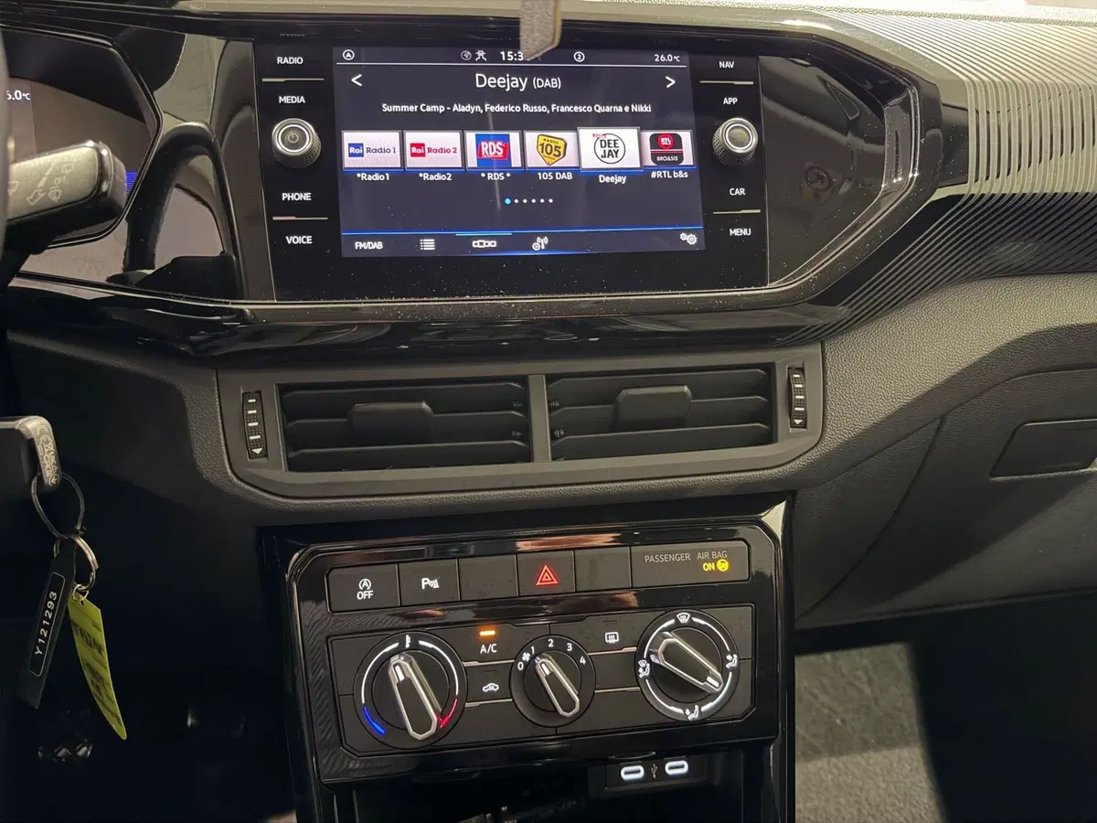 Volkswagen T-Cross usata a Genova (13)