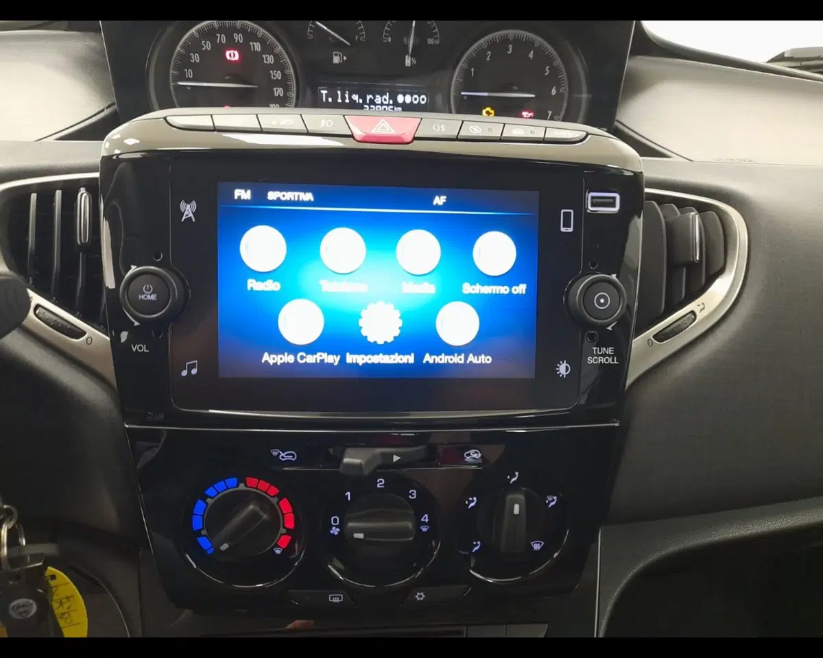 Lancia Ypsilon usata a Alessandria (13)