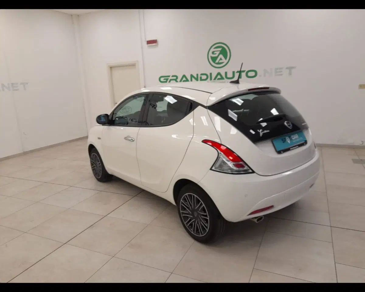 Lancia Ypsilon usata a Alessandria (4)