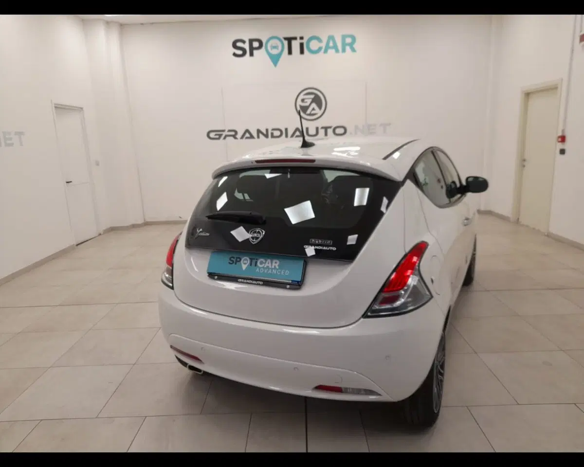 Lancia Ypsilon usata a Alessandria (5)
