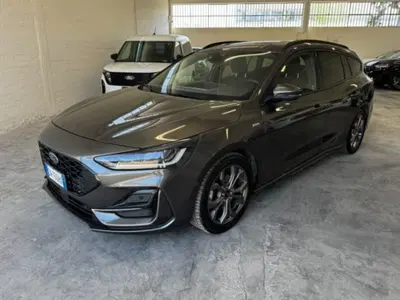 Ford Focus Station Wagon 1.5 EcoBlue 115 CV automatico SW ST-Line Design del 2023 usata a Imola
