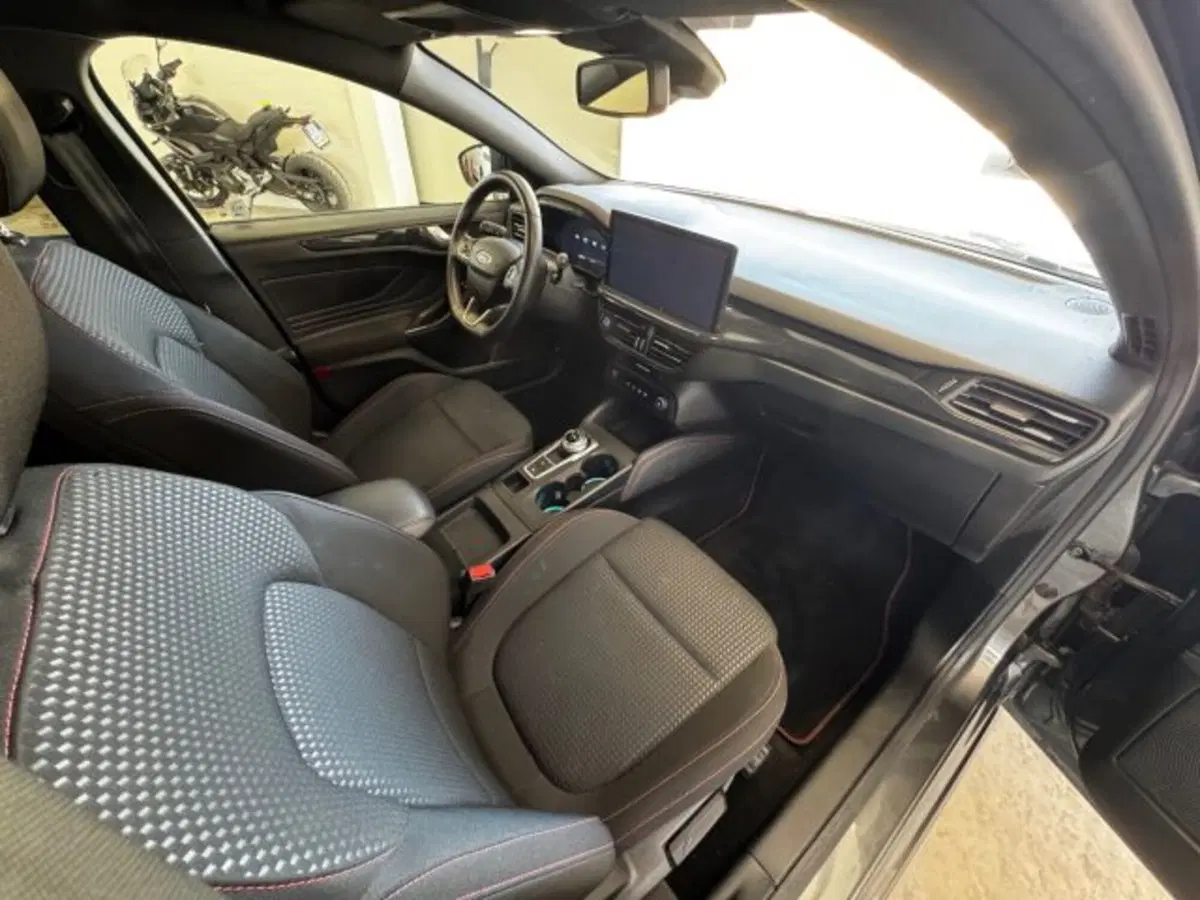 Ford Focus Station Wagon usata a Bologna (13)