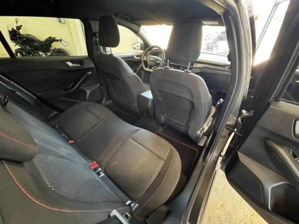 Ford Focus Station Wagon usata a Bologna (14)