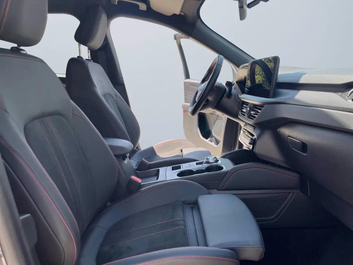 Ford Kuga usata a Milano (15)