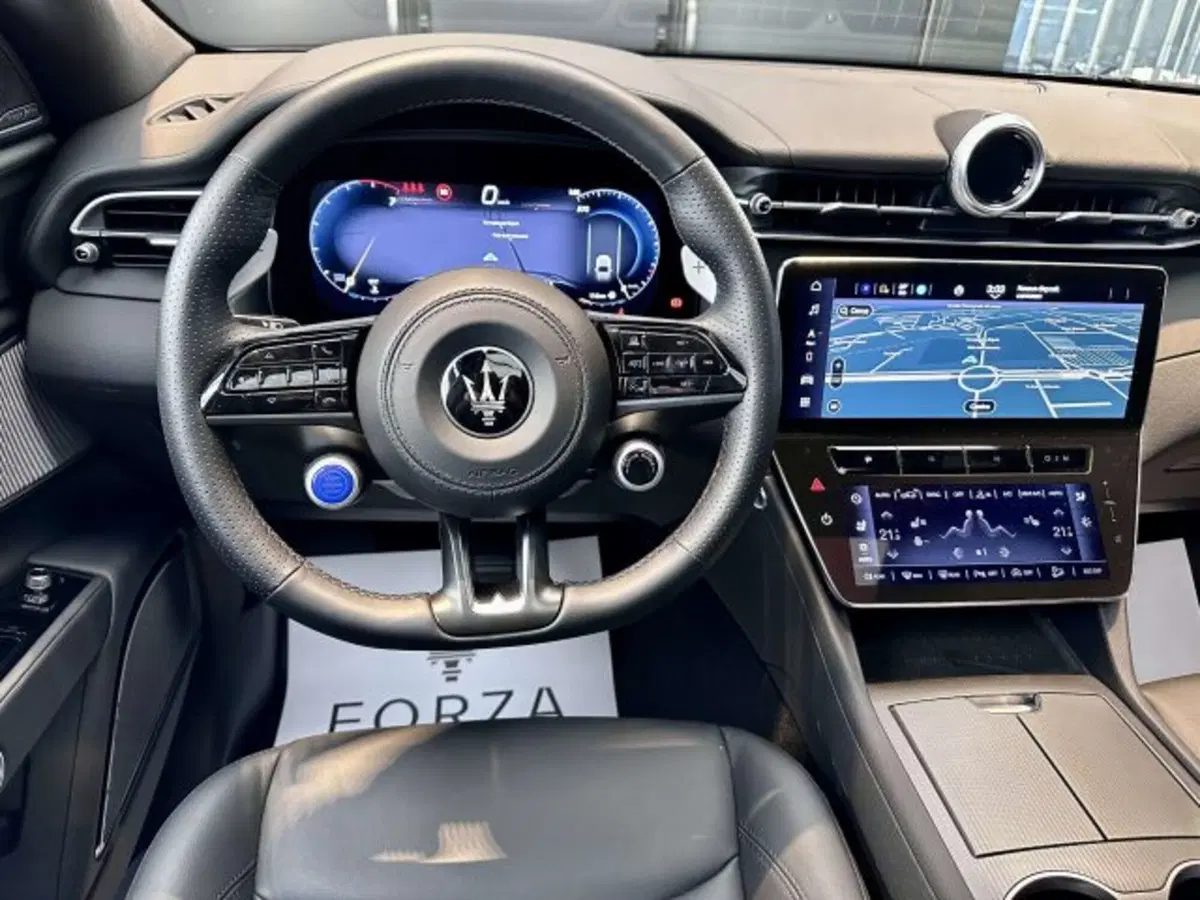 Maserati Grecale usata a Torino (14)
