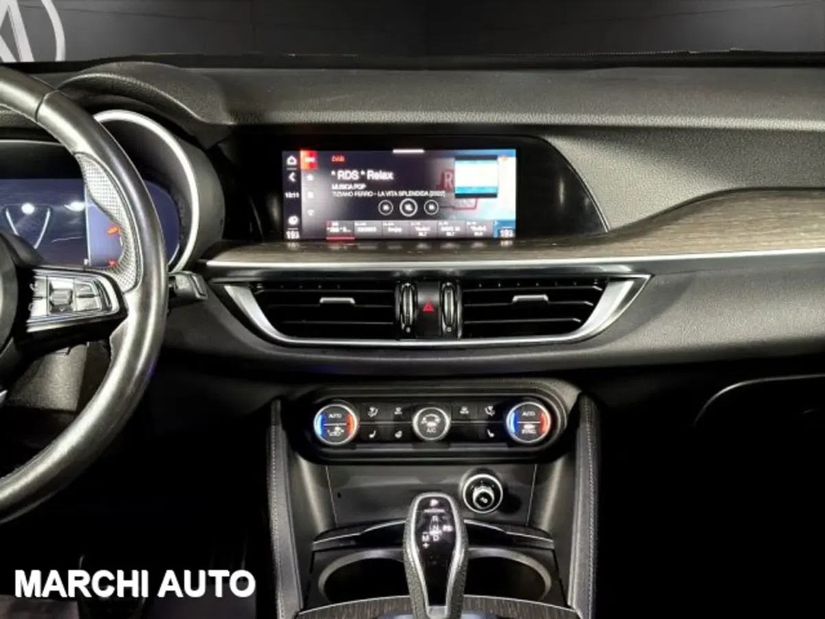 Alfa Romeo Stelvio usata a Perugia (15)