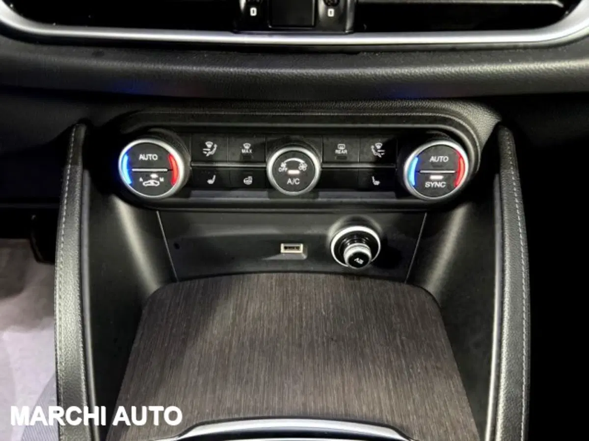 Alfa Romeo Stelvio usata a Perugia (20)