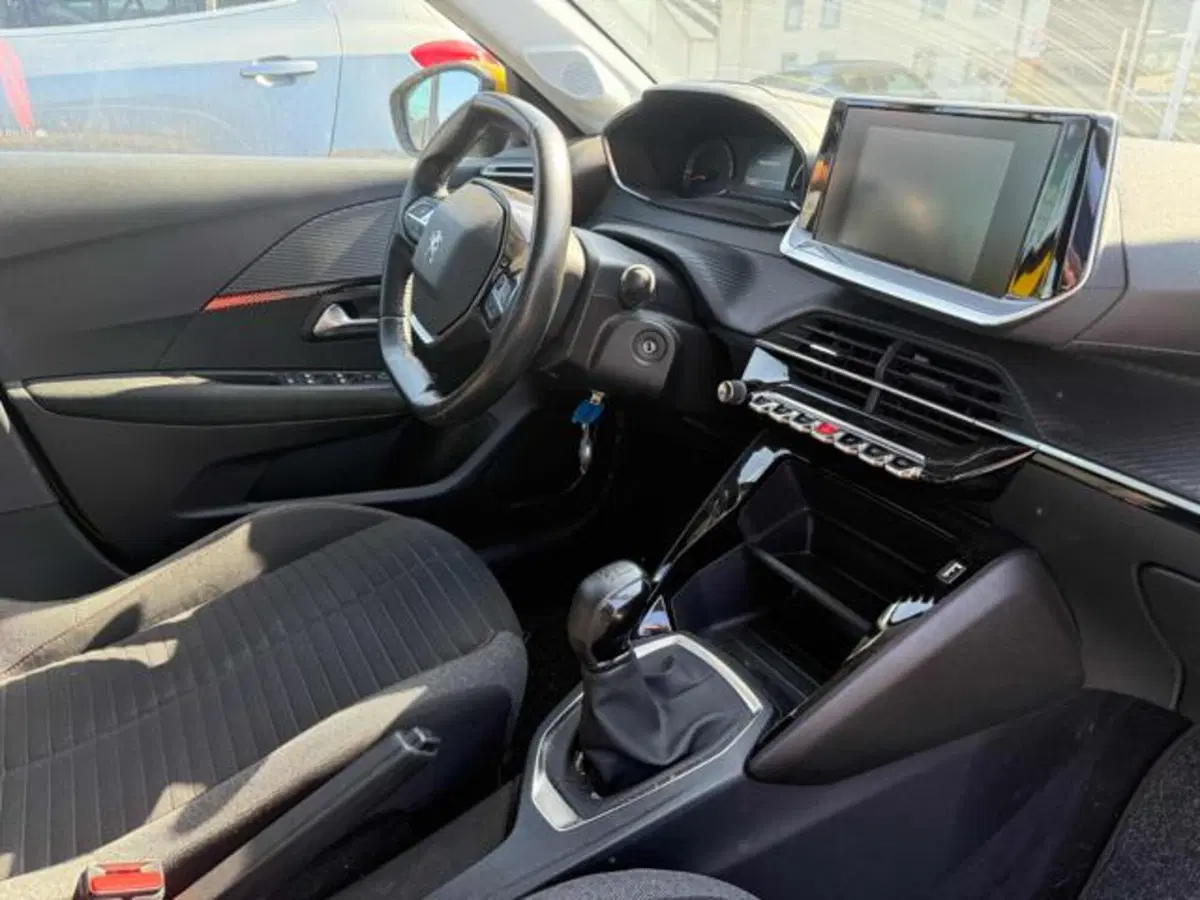 Peugeot 208 usata a Catania (3)