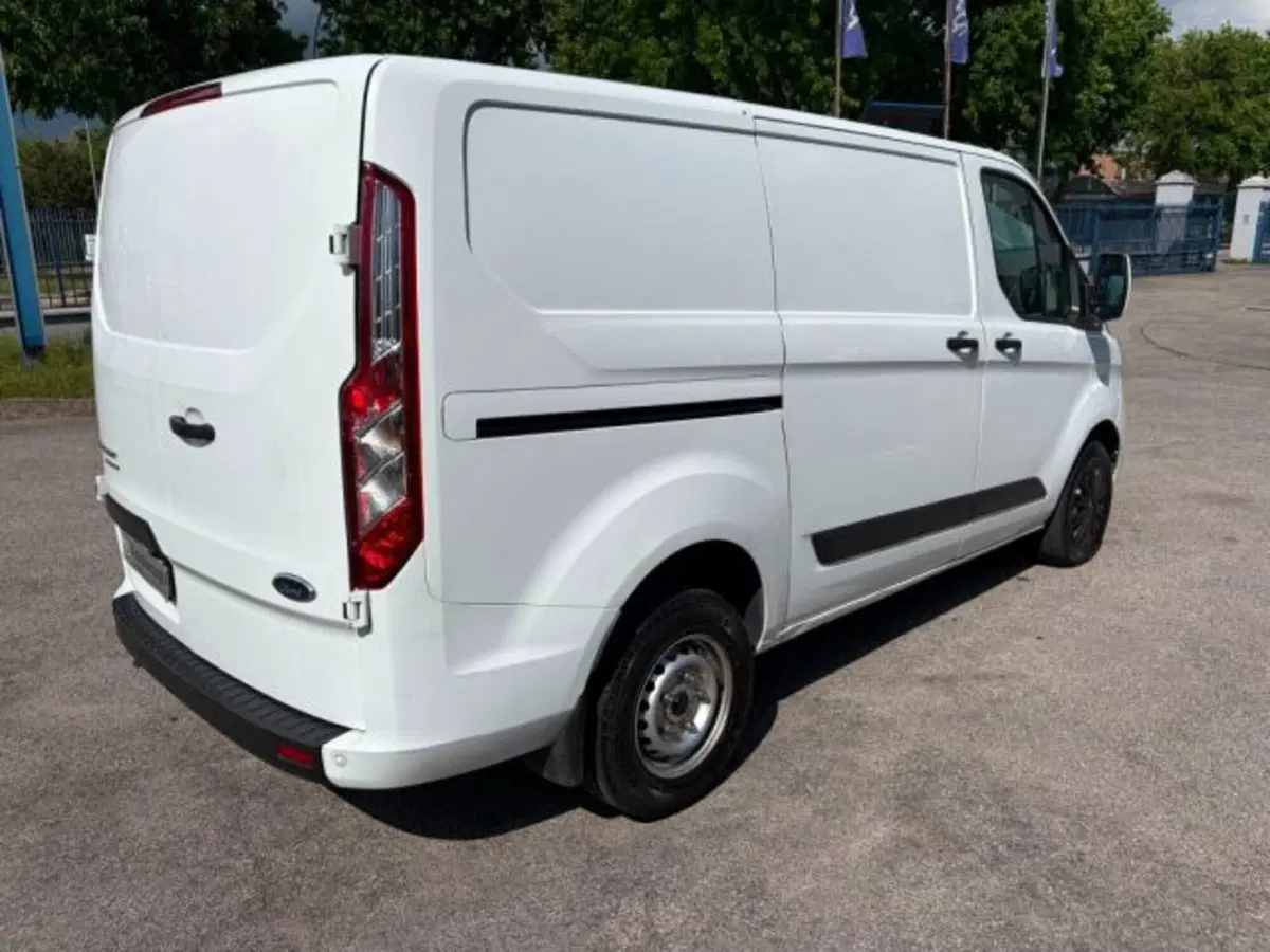 Ford Transit Custom Furgone usata a Lodi (4)