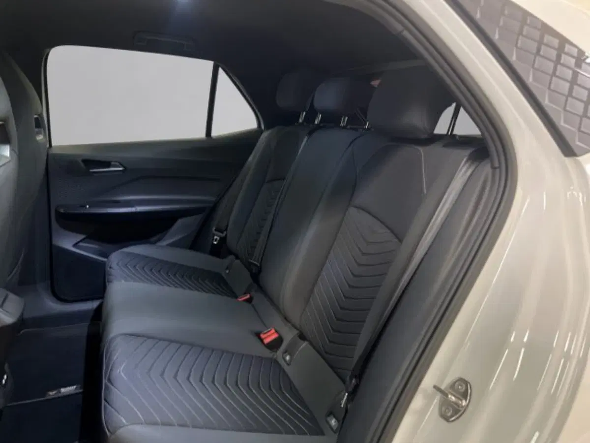 Cupra Born usata a Vicenza (12)