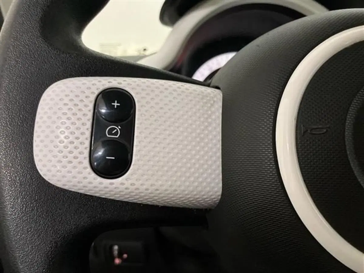 Renault Twingo usata a Como (17)