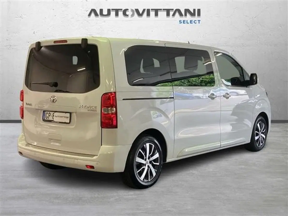 Toyota Proace Verso usata a Como (4)