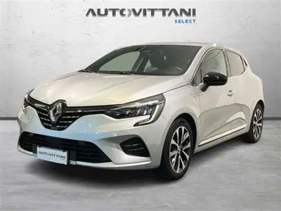 Renault Clio Full Hybrid E-Tech 145 CV 5 porte Techno del 2023 usata a Como