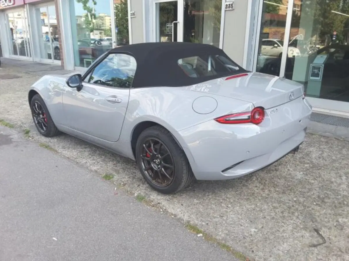 Mazda MX-5 nuova a Firenze (9)