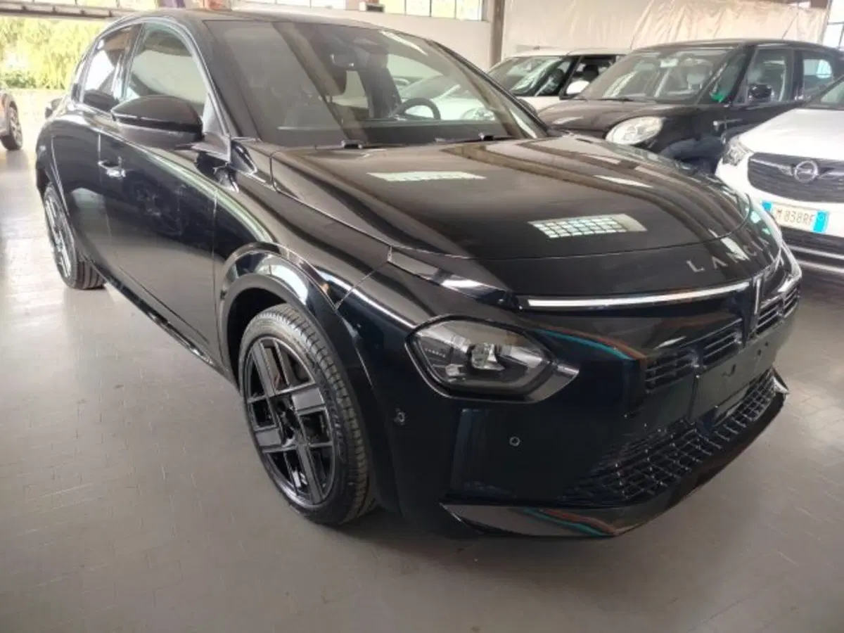 Lancia Ypsilon nuova a Forlì-Cesena (2)