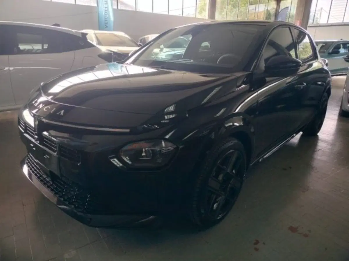 Lancia Ypsilon nuova a Forlì-Cesena (3)