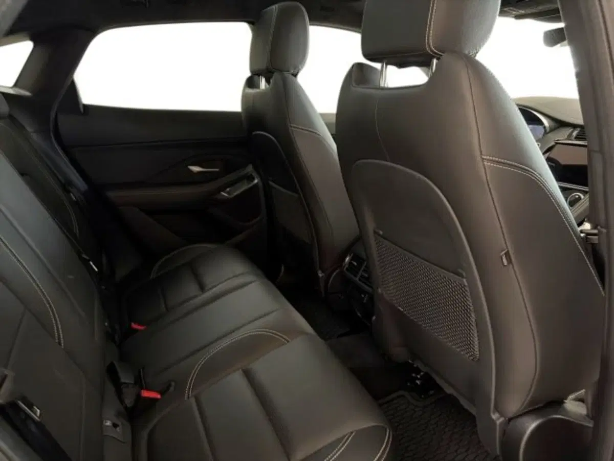 Jaguar E-Pace usata a Modena (5)