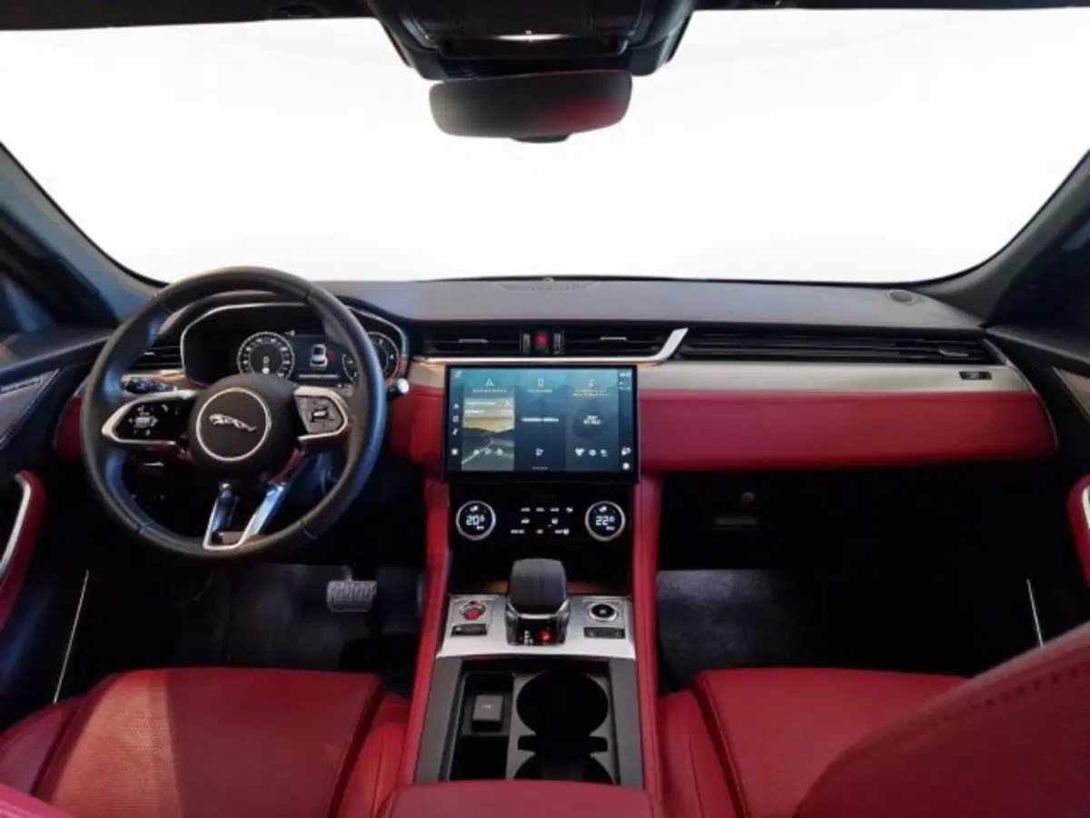 Jaguar F-Pace usata a Modena (4)