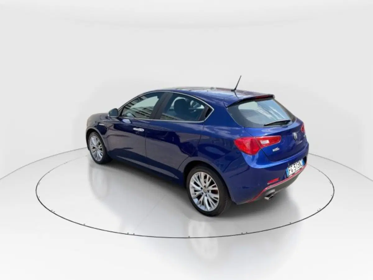 Alfa Romeo Giulietta usata a Modena (5)