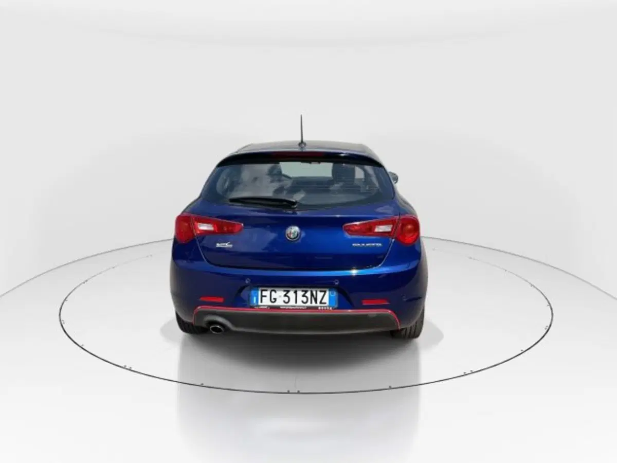 Alfa Romeo Giulietta usata a Modena (6)