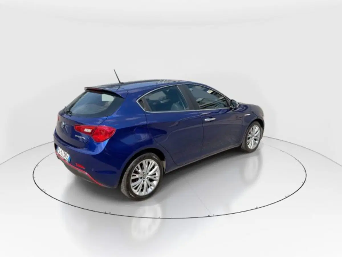 Alfa Romeo Giulietta usata a Modena (7)