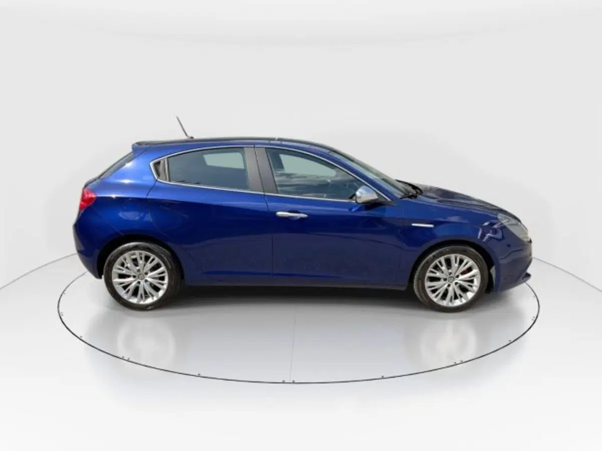 Alfa Romeo Giulietta usata a Modena (8)