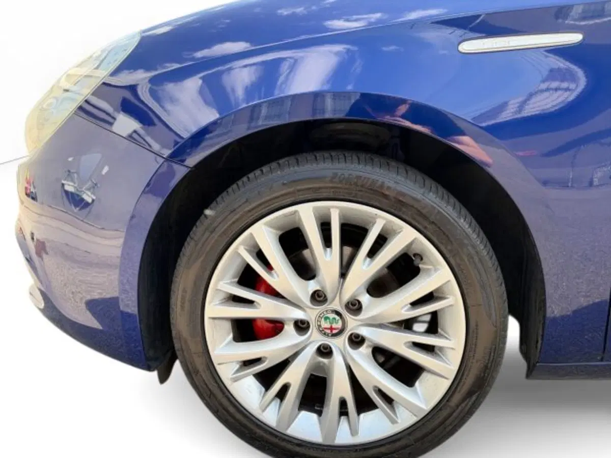 Alfa Romeo Giulietta usata a Modena (9)