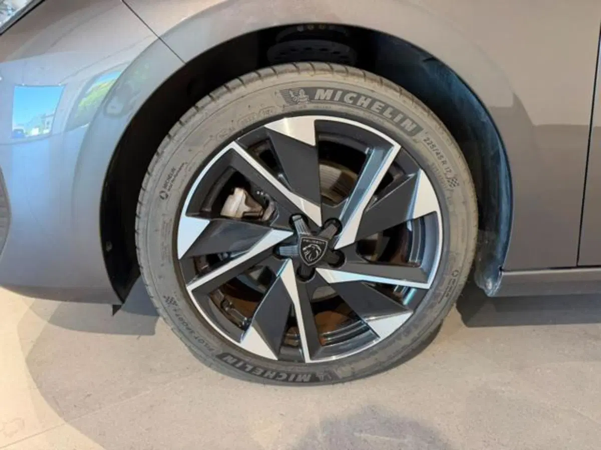 Peugeot 308 SW usata a Salerno (9)
