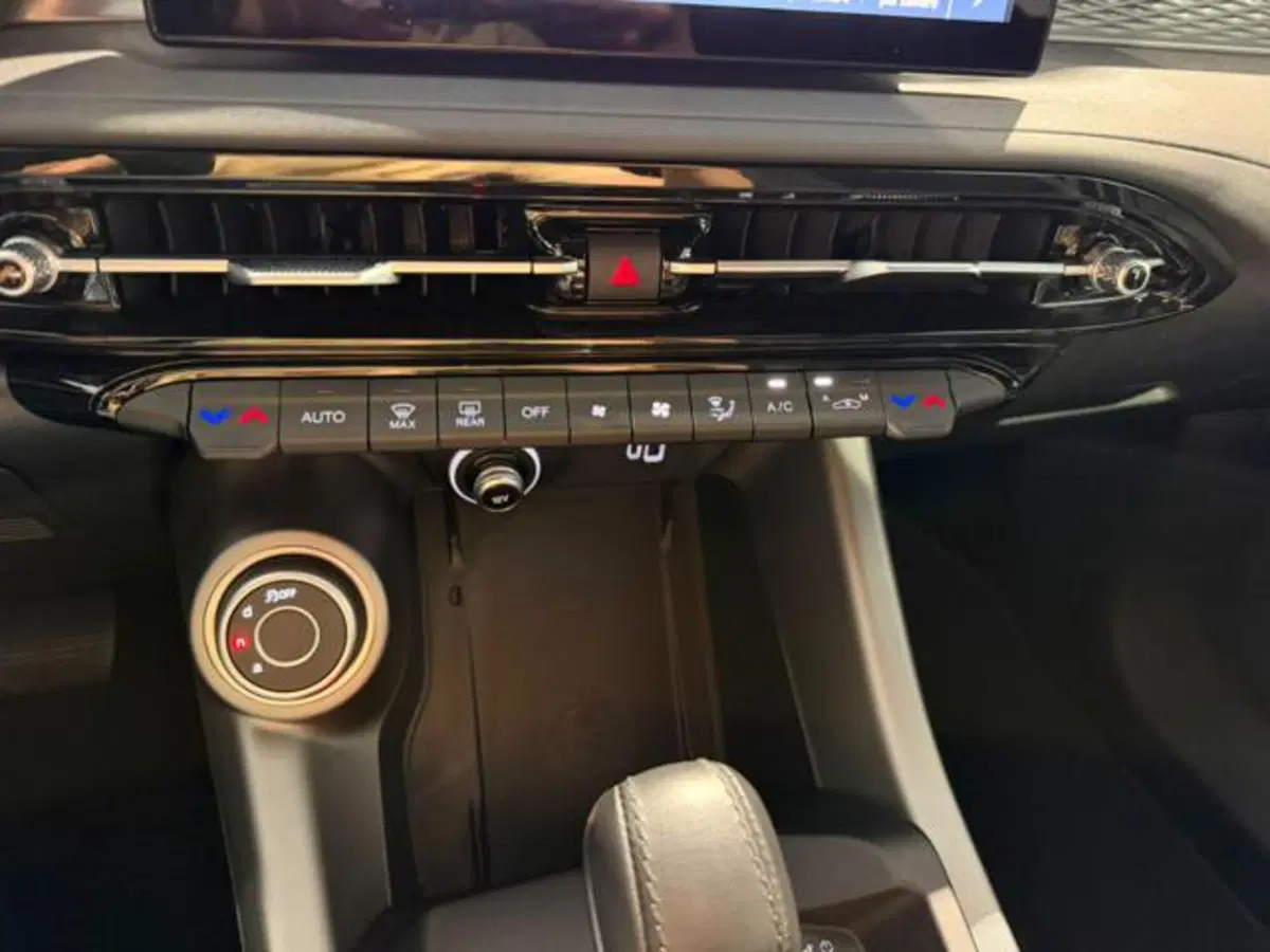 Alfa Romeo Tonale usata a Salerno (18)